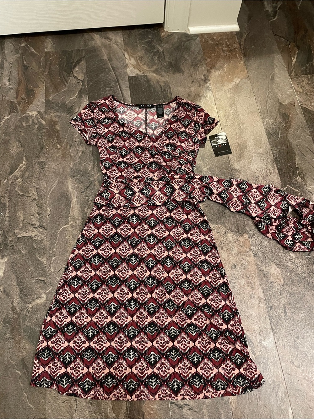 Women’s Burgundy Patterned Wrap Dress NWT Small